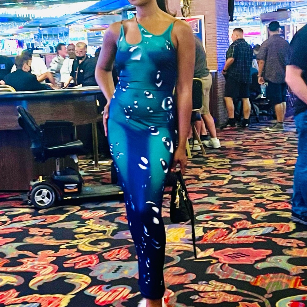Chamber Green Waterdrops Body Print Dress - Picture 9 of 10